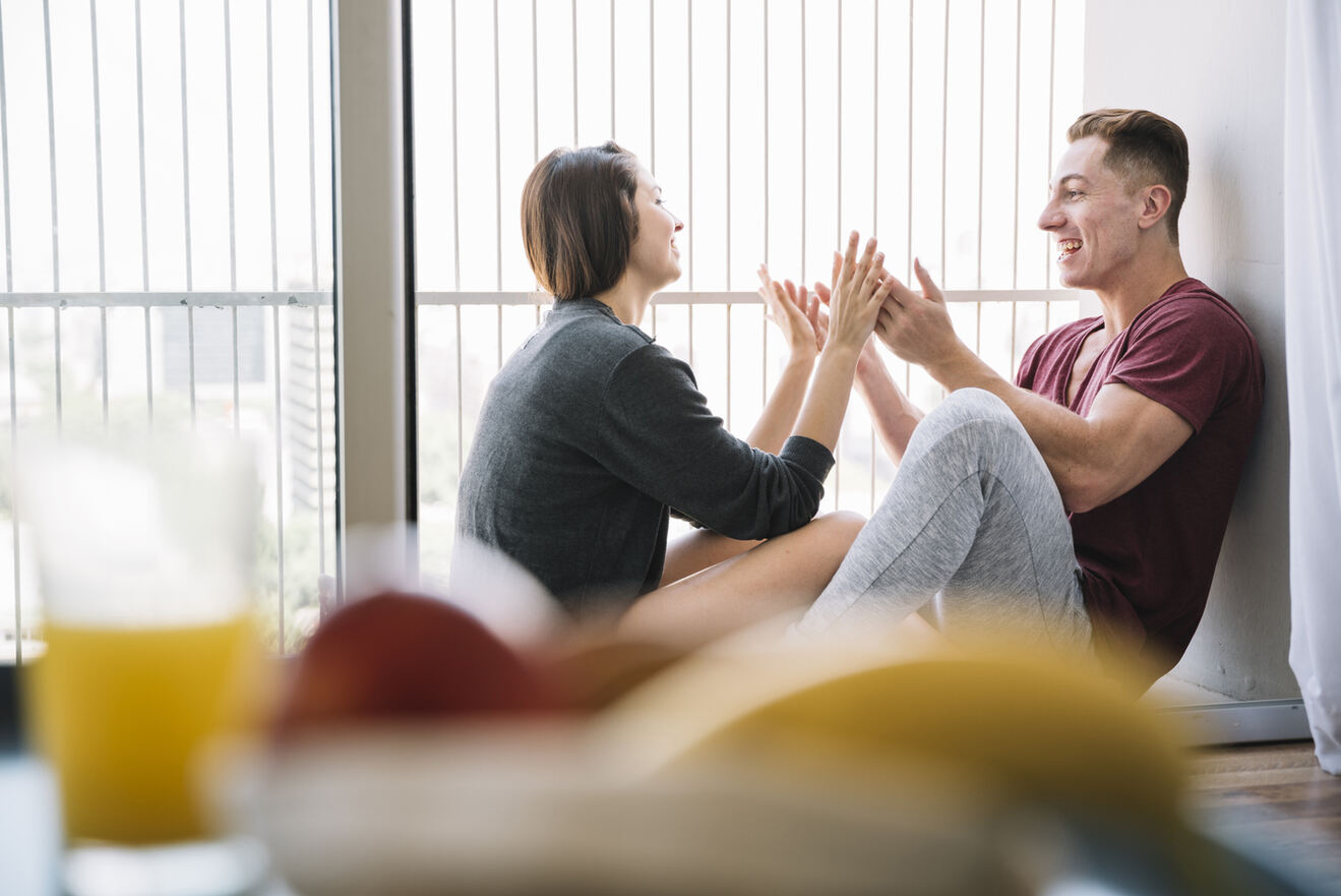Ini 5 Alasan Pentingnya Melakukan Deep Talk Dengan Kekasih