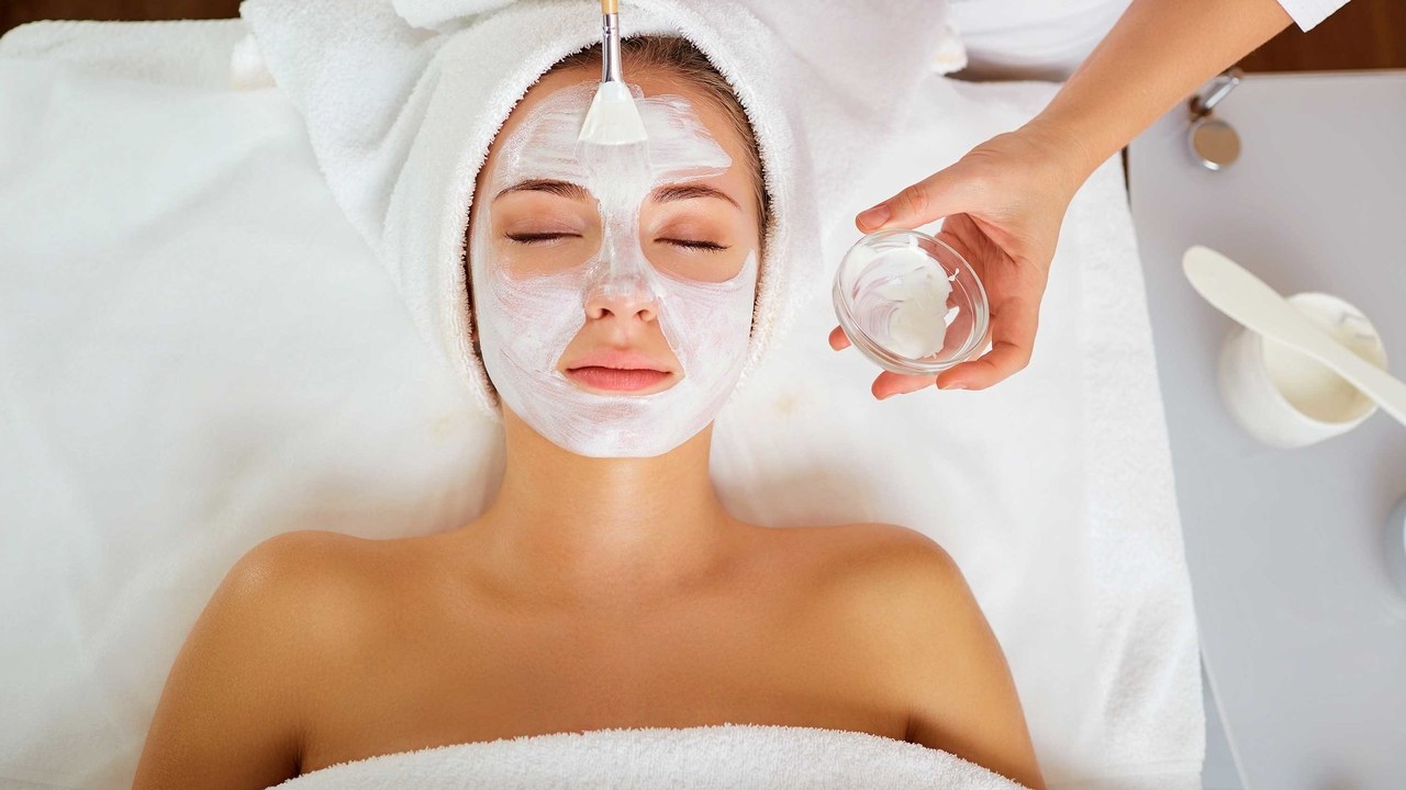 8 Tahap Perawatan Dasar Facial yang Bikin Kulit Bersih