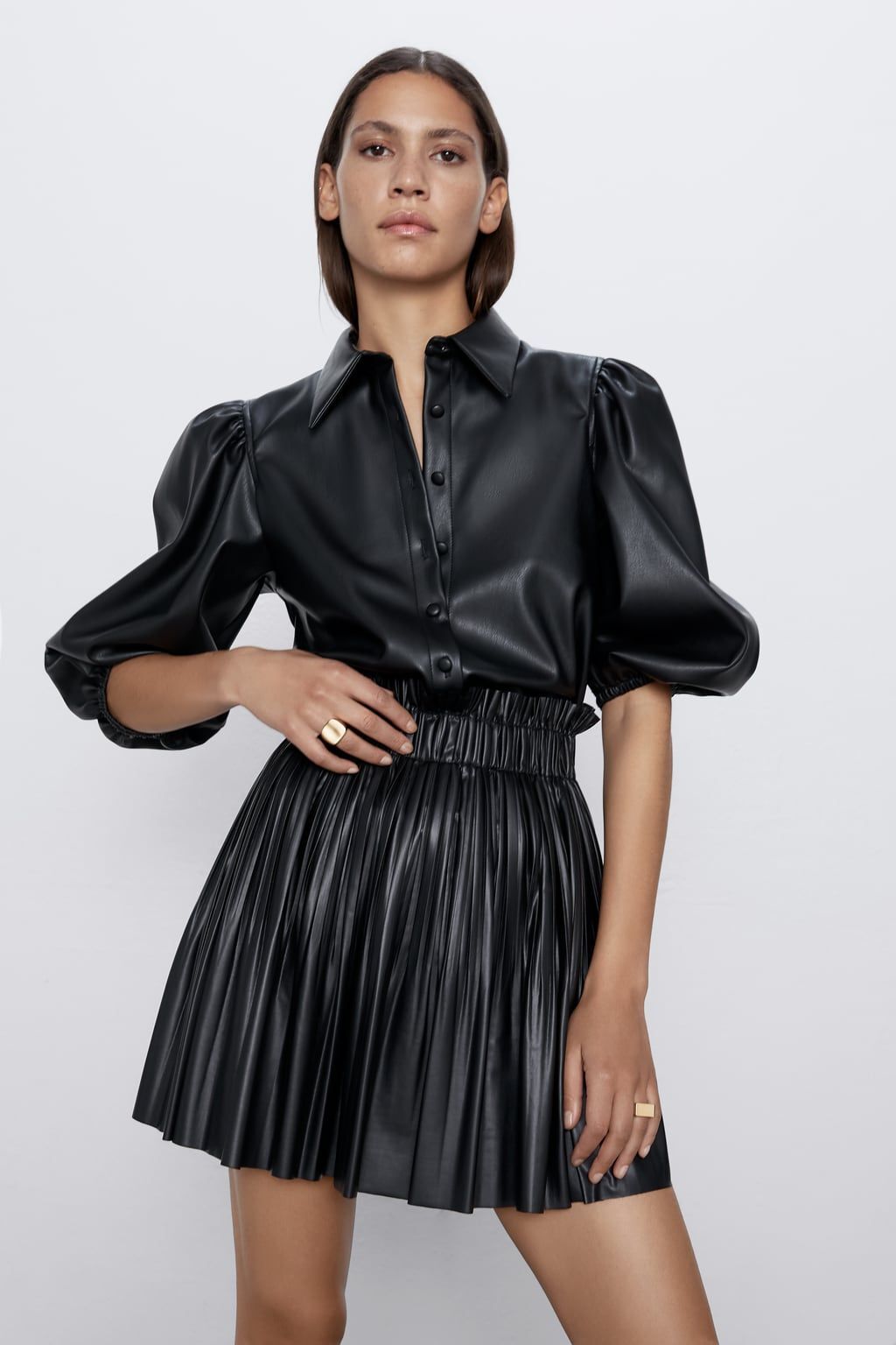 OOTD rok hitam plisket dan kemeja