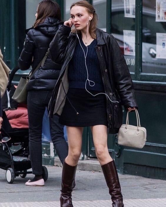 Inspirasi tampil stylish ala Lily-Rose Depp