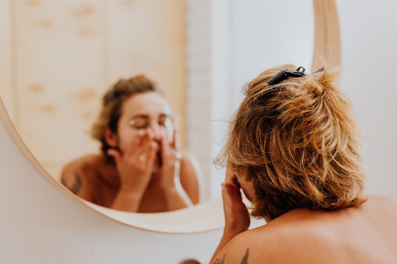 Kenali Urutan Skincare Malam yang Benar