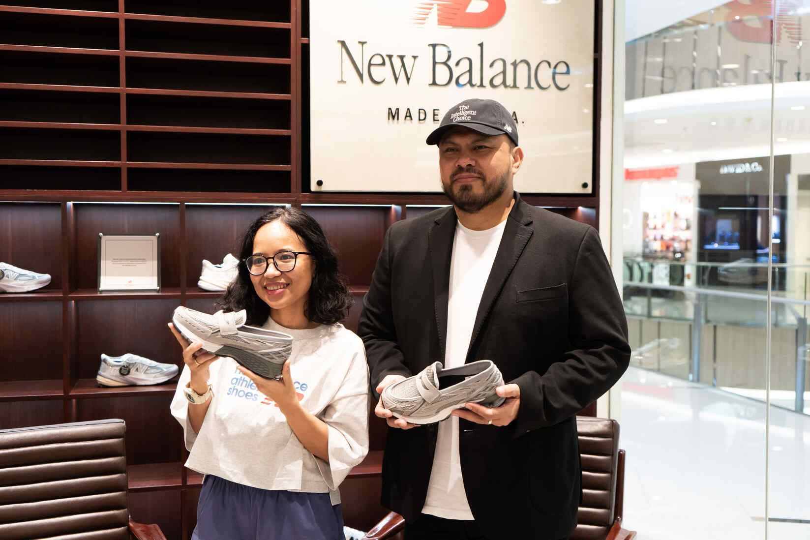 New Balance Rayakan Abu-Abu di Grey Days 2025