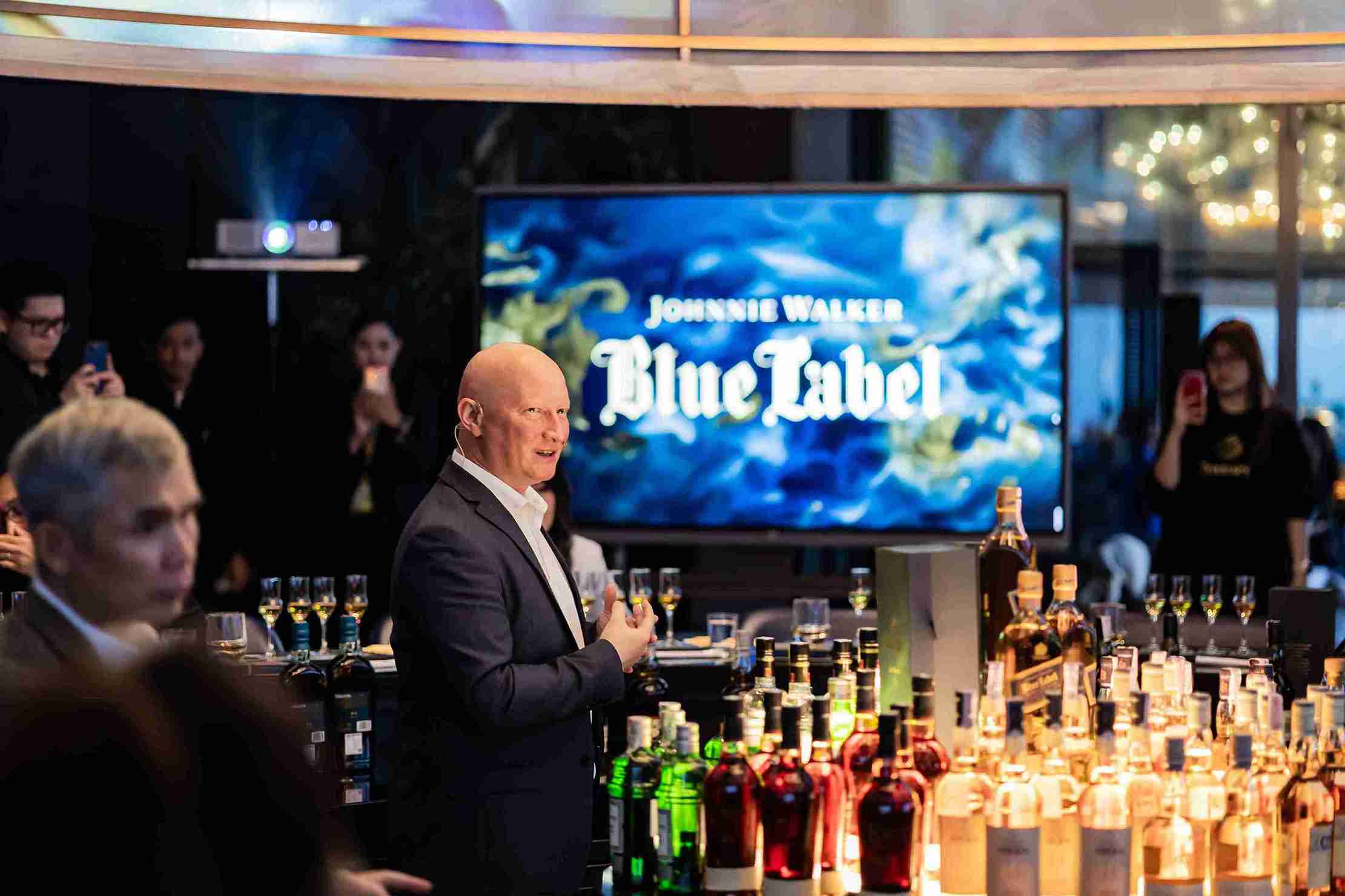 ( Ewan Gunn, Senior Global Scotch Whisky Ambassador Diageo. Foto: Dok. Dentsu Live)