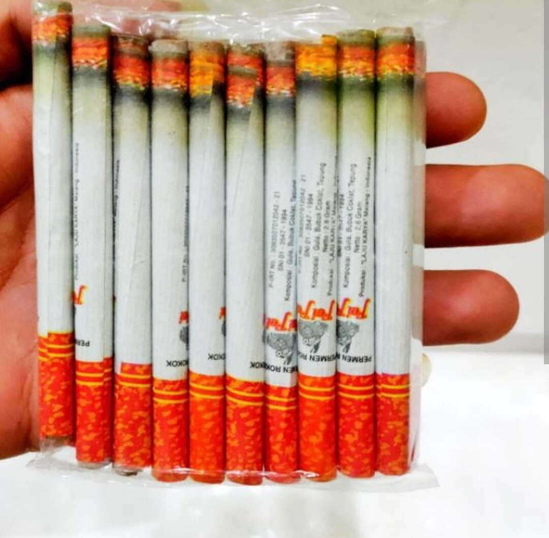 jajanan, 1990, 90an, nostalgia, lawas, populer, makanan, snack, kantin, sekolah, Indonesia, camilan