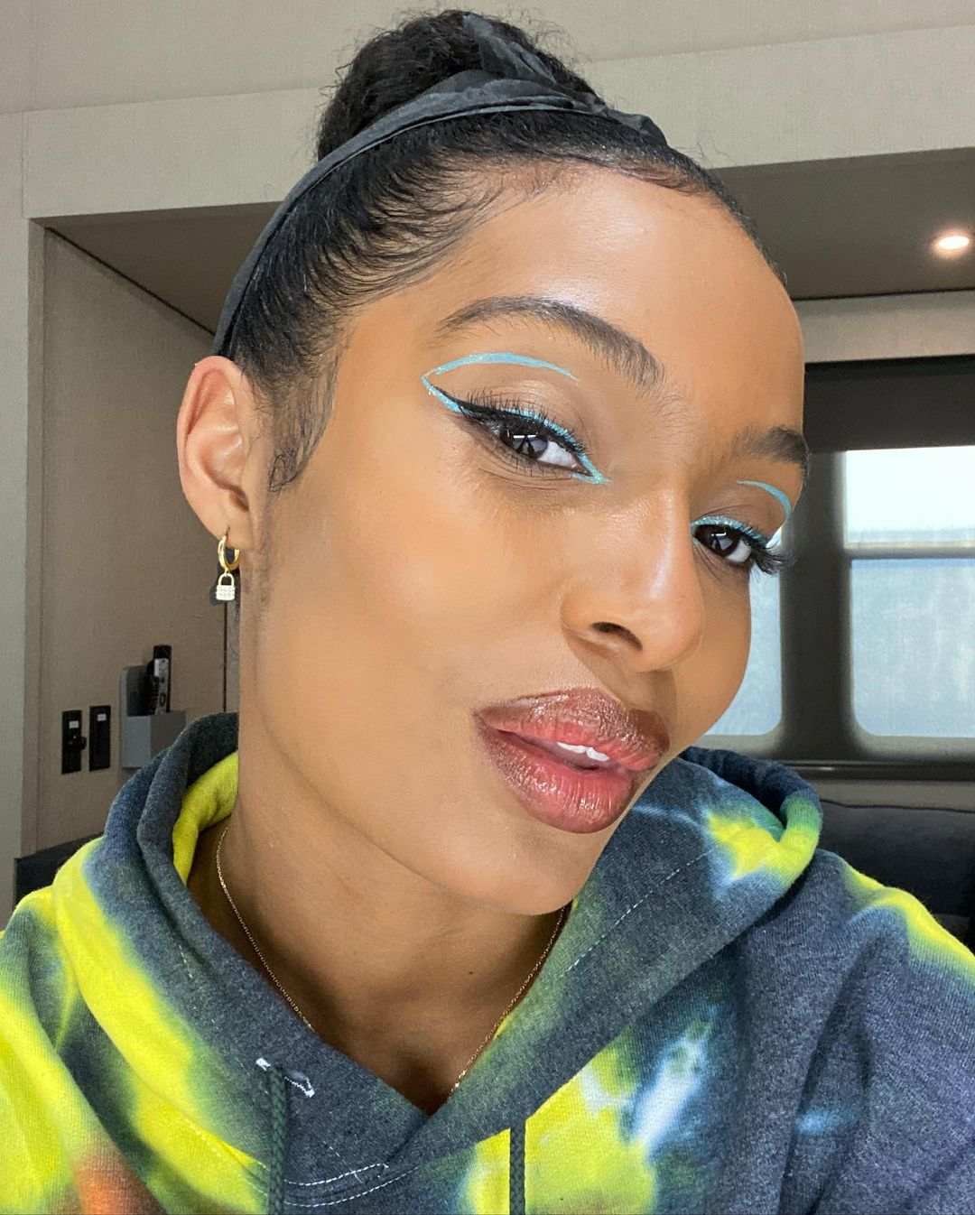 graphic eyeliner