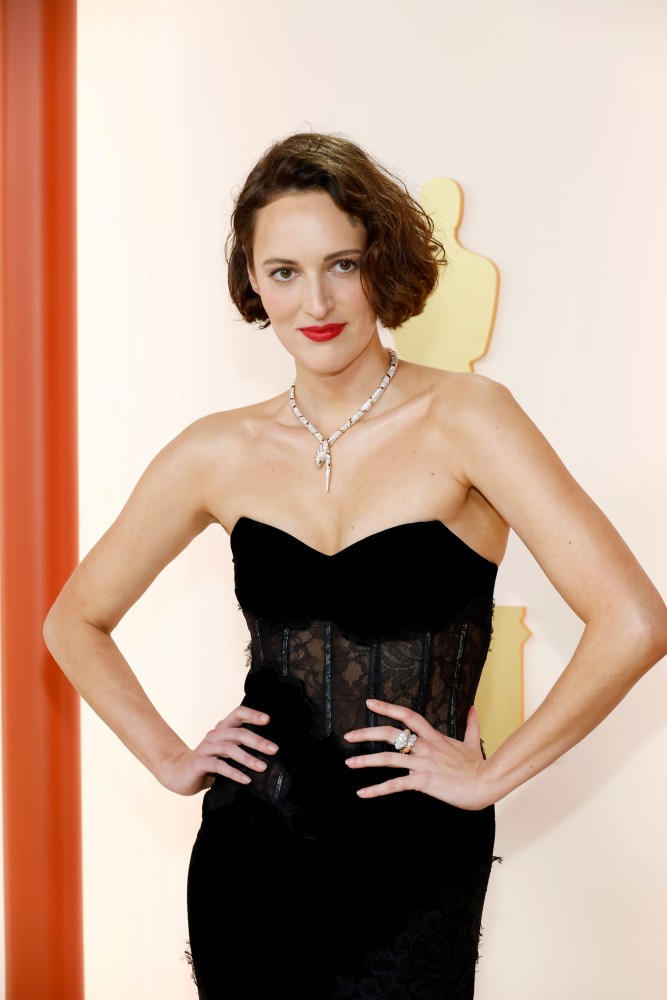 penampilan artis pakai perhiasan bvlgari di oscar 2023