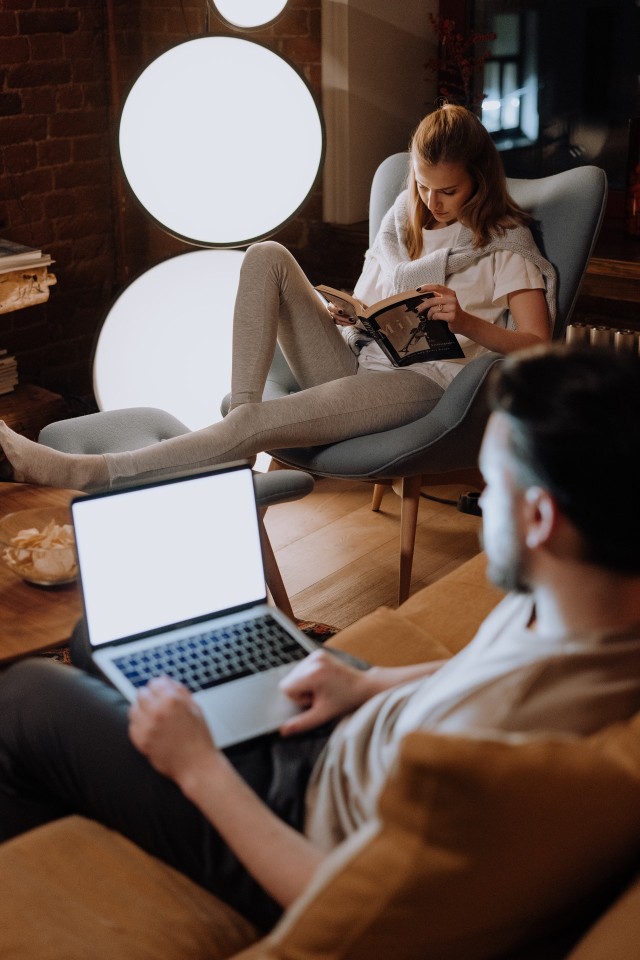 cara menghadapi pasangan yang introvert