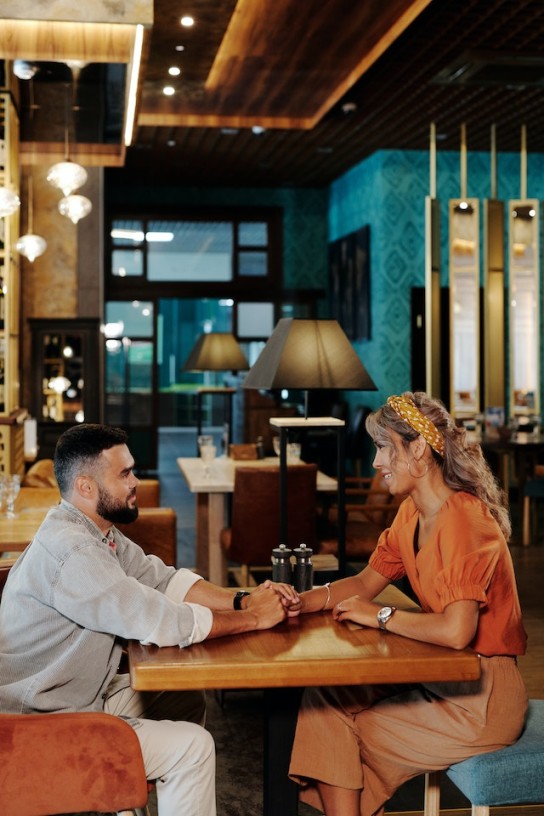 cara pria introvert menunjukkan cinta