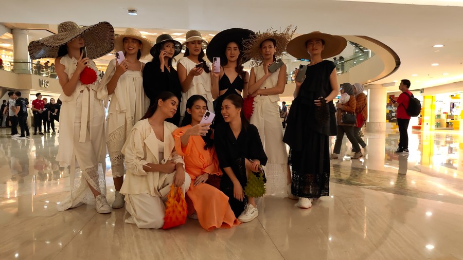 OPPO Reno10 Series 5G Pop-Up Event di Tunjungan Plaza Surabaya