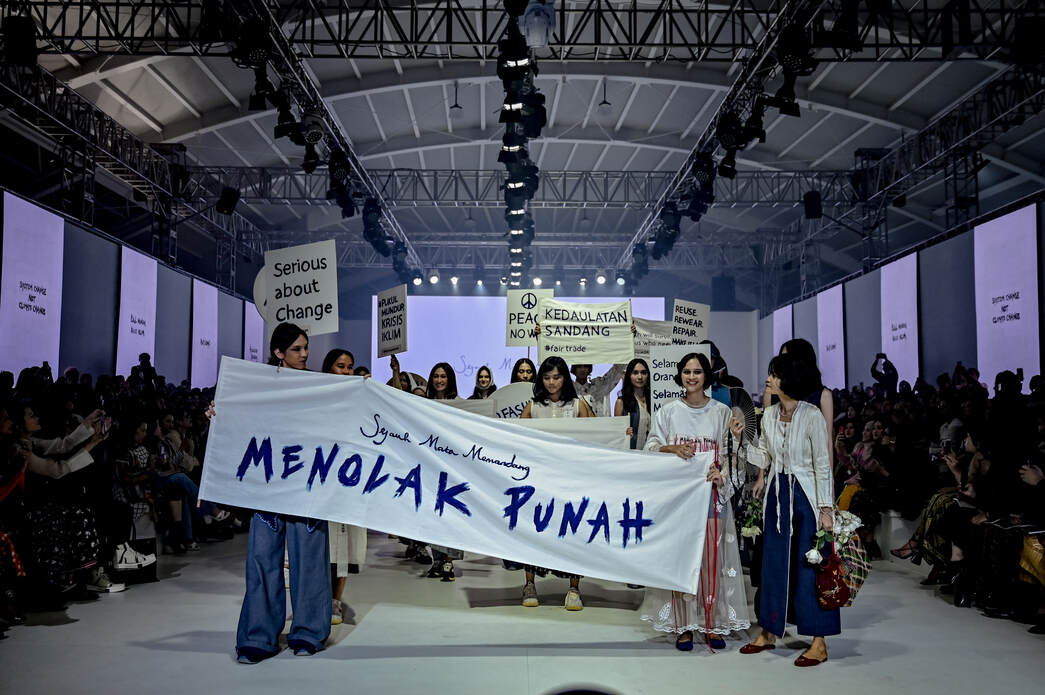 TARUM: Denim Handwoven Persembahan Sejauh Mata Memandang