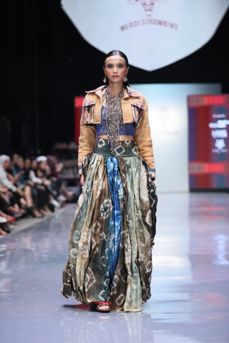 Fashion Show Merdi Sihombing di Penutupan Pameran 