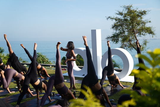 Alo Yoga, yoga, sportswear, wellness