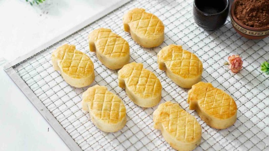kue yang wajib ada saat Chinese New Year, Chinese New Year, kue, cake, mini cakes, mooncake, ang ku kueh