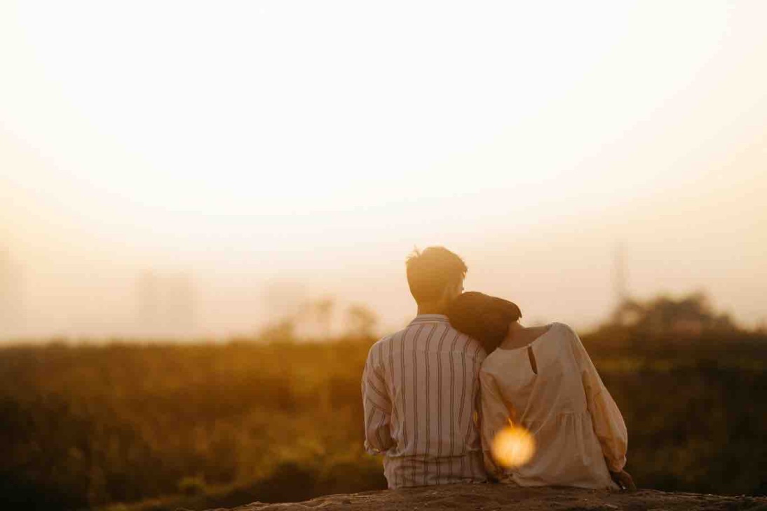 obrolan yang romantis untuk pasangan, obrolan yang romantis, pasangan, komunikasi, membangun obrolan bersama pasangan