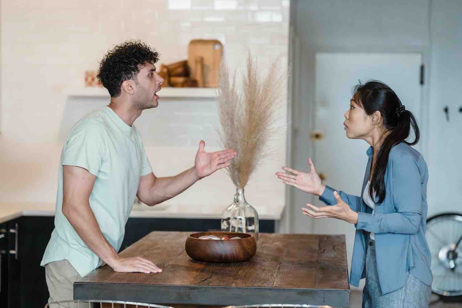 pasangan agresif, toxic relationship, toxic, agresif, pacar agresif, pacar, pasangan