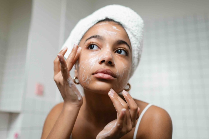 ciri moisturizer terbaik untuk kulit kombinasi, kul ciri moisturizer terbaik untuk kulit kombinasi, kulit kombinasi, moisturizer, kulit lembap, kulit halus it kombinasi, moisturizer, kulit lembap, kulit halus