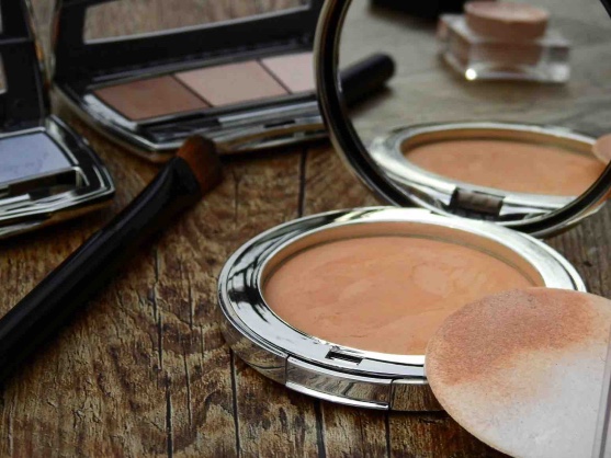 tips makeup tahan lama untuk pesta di outdoor, makeup tahan lama, makeup