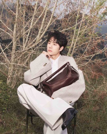 LOEWE, LOEWE Spring Summer 2025, Drew Starkey, Taylor Russel, Wang Yibo, Outer Banks, Ozark
