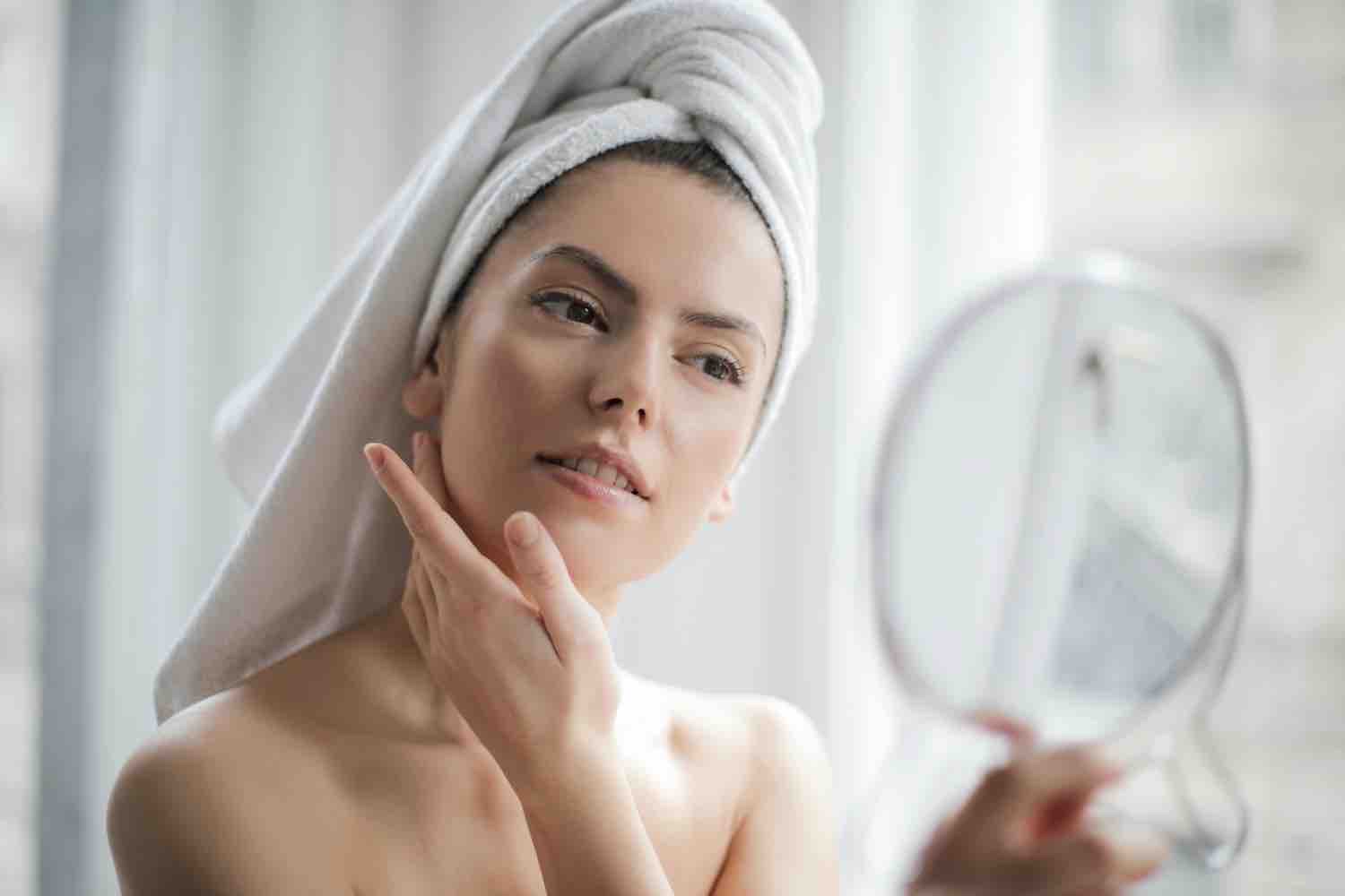 tips mencerahkan kulit, kulit gelap, mencerahkan area gelap pada kulit, kulit cerah