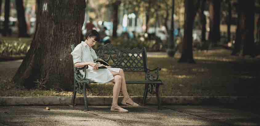 membaca buku, manfaat baca buku, baca buku, buku, buku novel, buku fiksi, buku