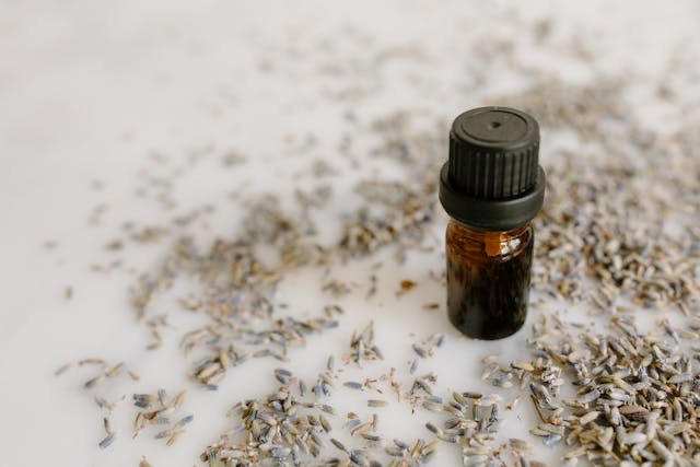 cara membuat minyak rambut di rumah, minyak rambut, hair oil, rambut, coconut oil, lavender