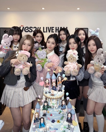 hearts2Hearts resmi debut dengan melirilis album bertajuk the chase, hearts2hearts, carmen, hearts2hearts carmen, sm entertainment