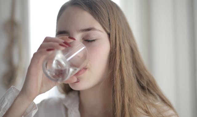 tips menghilangkan puffy eyes di pagi hari, tips menghilangkan puffy eyes, puffy eyes, mata bengkak di pagi hari, cara menghilangkan mata bengkak