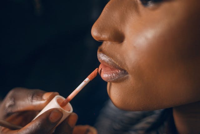 tips atasi bibir two tone agar merata, bibir two tone, bibir, cara merawat bibir, healthy lips