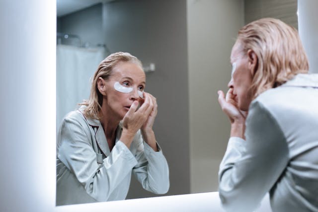 tips urutan skincare yang benar, skincare, eye cream, urutan skincare, cara pakai skincare yang benar