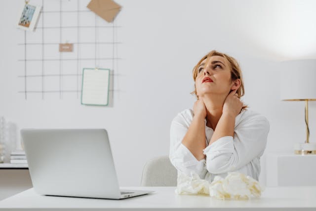 tips menghilangkan kendur pada leher wanita, leher kendur, tips merawat kulit, cara merawat penuaan pada kulit, penuaan pada kulit