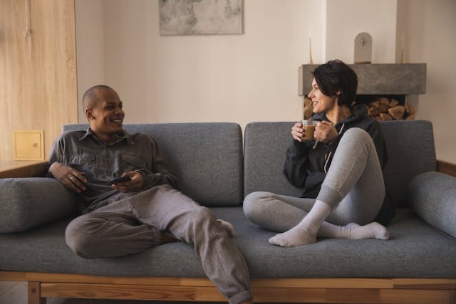 tips ldr pasca selesai lebaran, long distance relationship, hubungan jarak jauh, meninggalkan pacar setelah lebaran