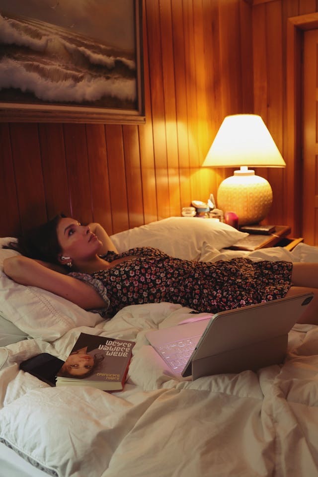 cara dalam menghilangkan overthinking kepada pasangan, overthinking sama pacar, overthinking, tidak percaya sama pacar, kepercayaan dalam hubungan