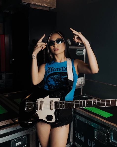 niki, niki too much, niki spotify, spotify, niki penyanyi indonesia pertama tembus ke top 20 global spotify