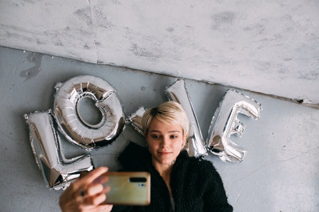 cara merawat pixie hair yang sedang trend, pixie hair, pixie hair 2025, pixie hair tren, trends, pixie