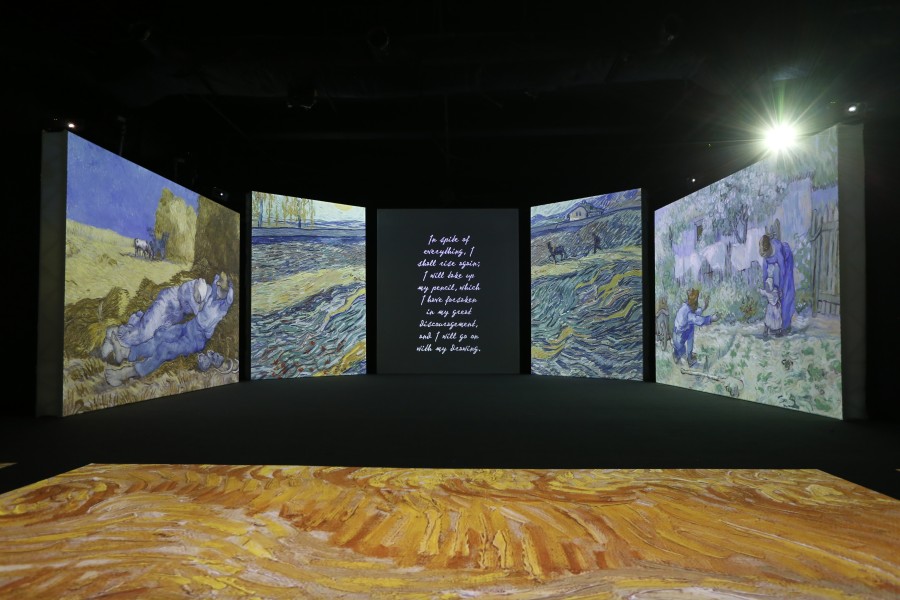 van gogh alive indonesia di mall taman anggrek jakarta