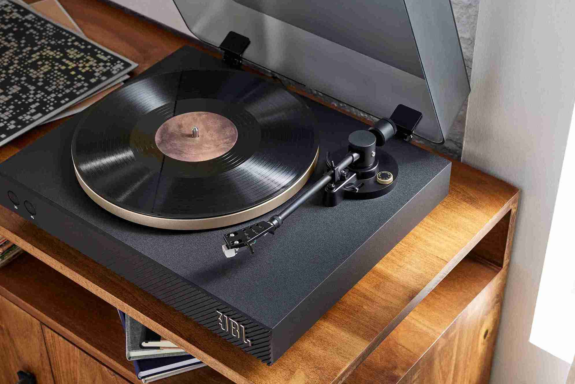 (JBL Spinner BT. Foto: Dok. JBL Indonesia)