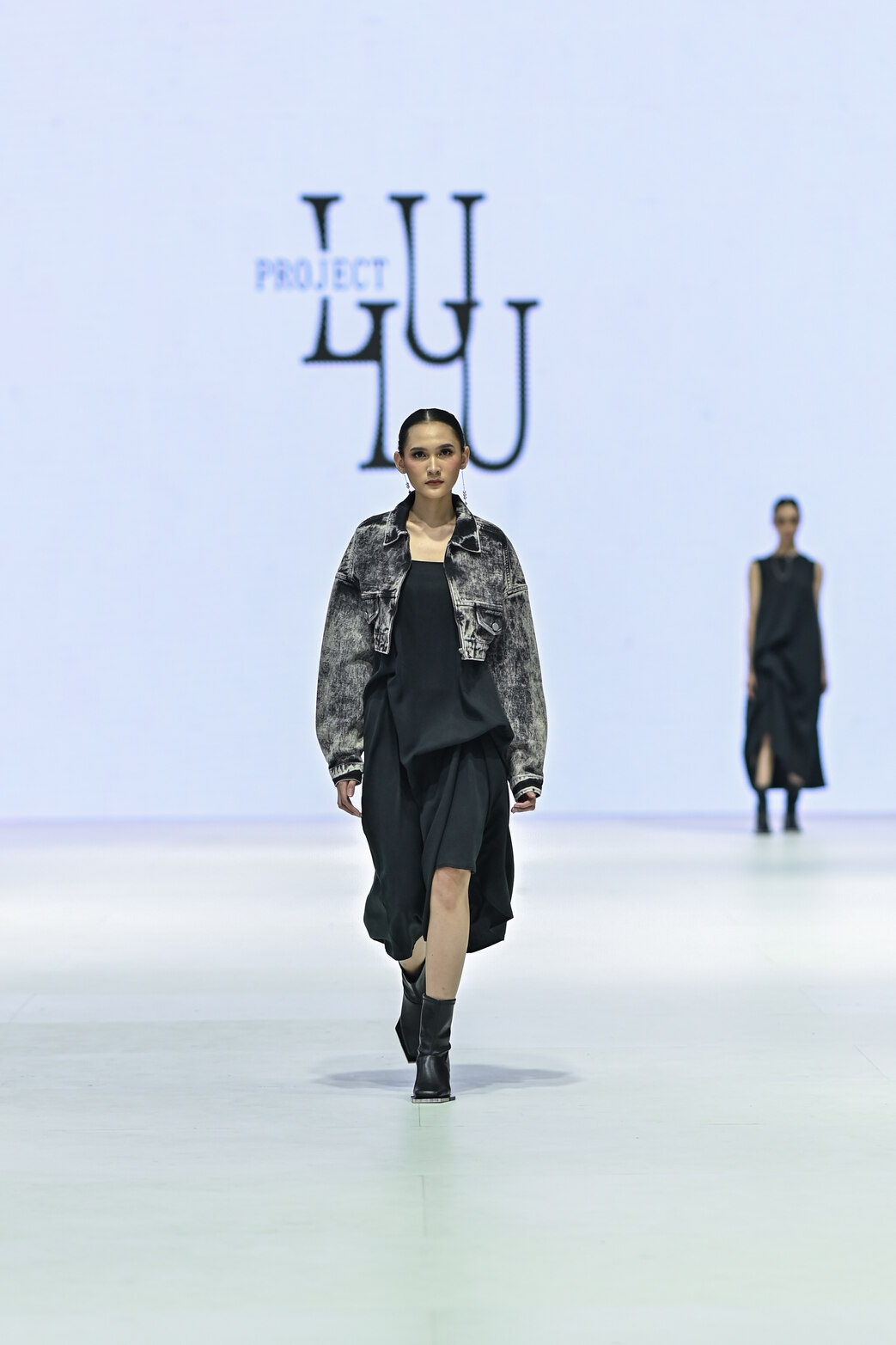Kilas Balik Fakta Menarik di Jakarta Fashion Week 2024