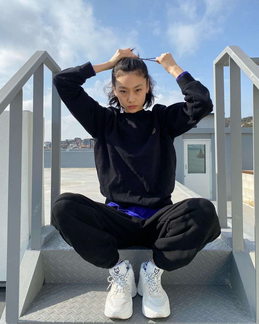 gaya busana jung ho yeon