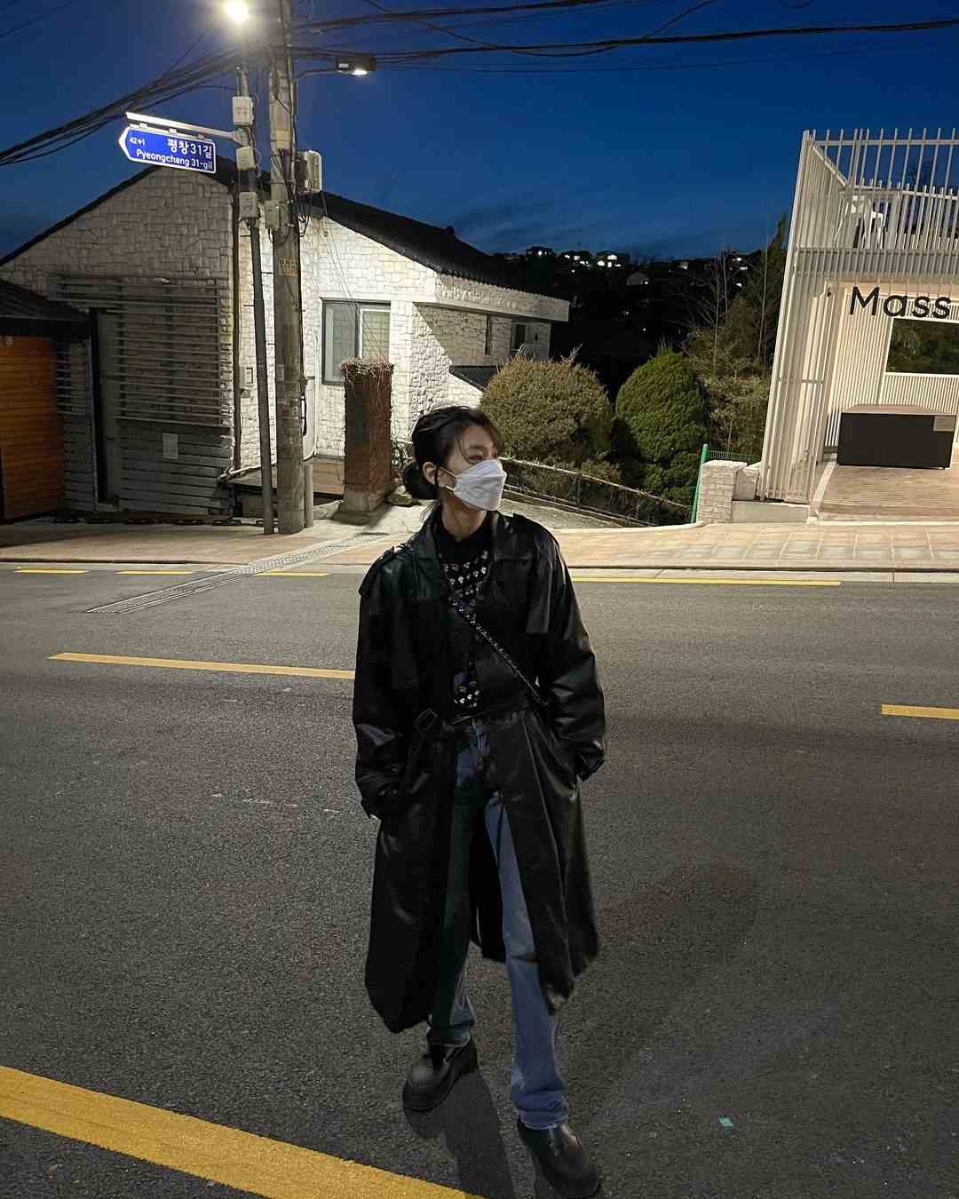 gaya busana jung ho yeon