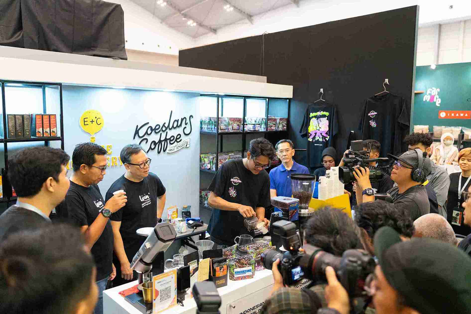 (Jacoweek 2023 memperkuat perannya sebagai platform yang mempertemukan komunitas, petani, dan pelaku industri kopi lokal dan internasional. Foto: Dok. Jakarta Coffee Week)