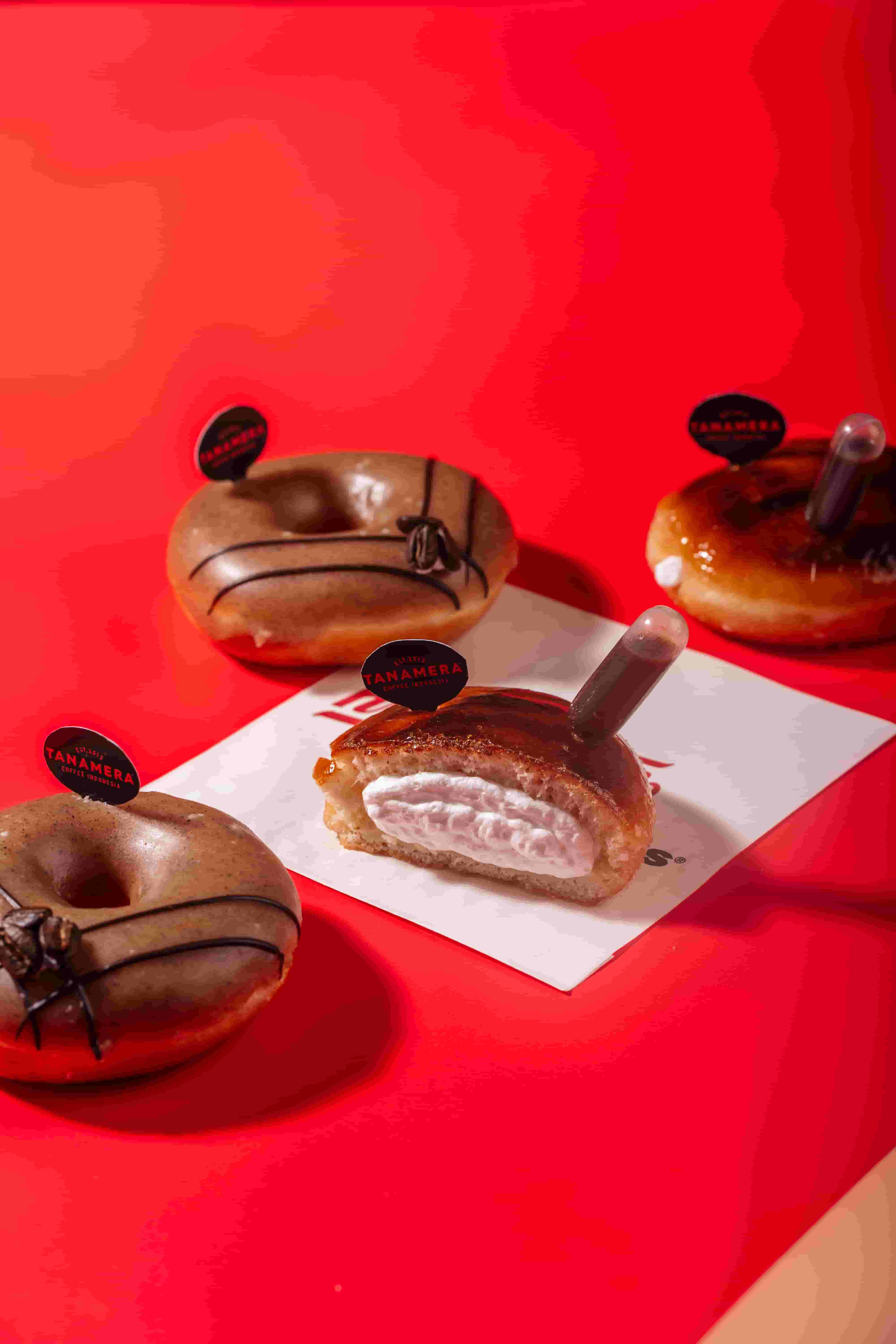 Kolaborasi Krispy Kreme dengan Tanamera Coffee
