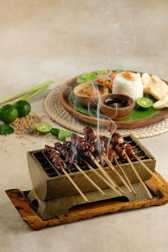 5 Kota di Indonesia yang Terkenal Kulinernya