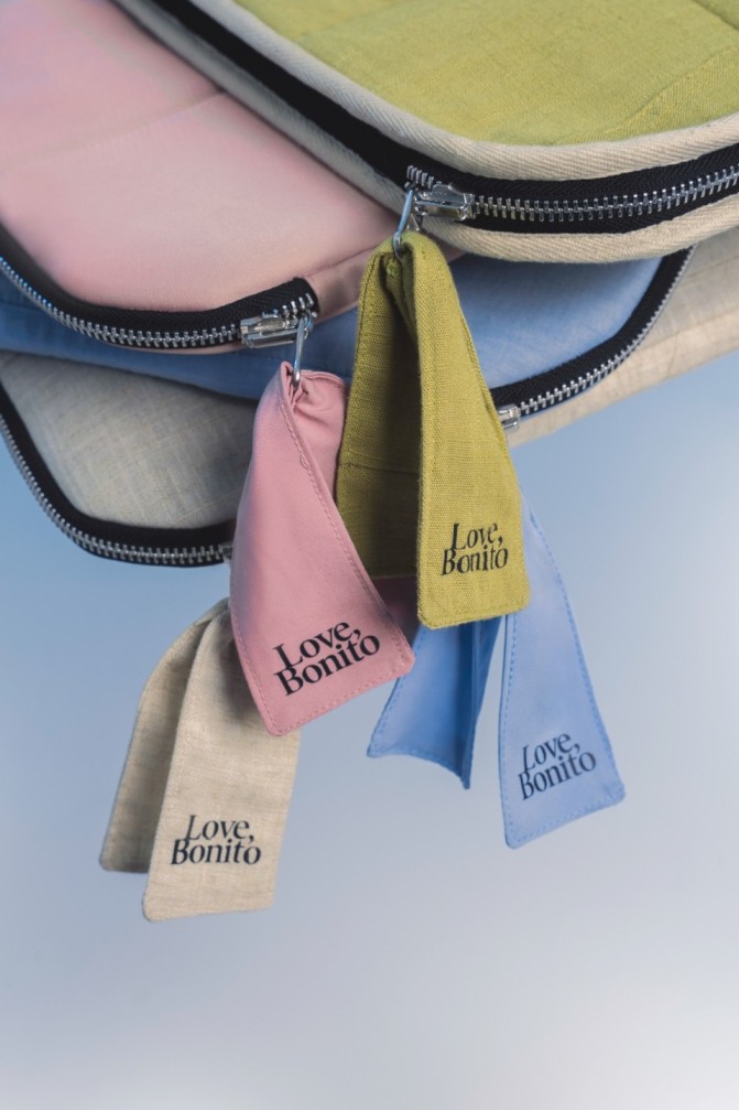 laptop sleeve, tas laptop, sarung laptop, Love Bonito Indonesia, Fashion, Daur Ulang