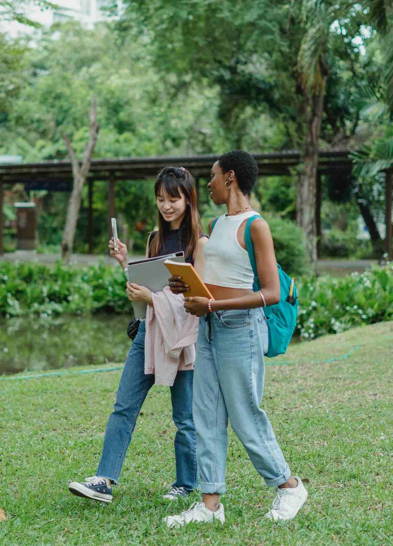 Zodiak Yang Cocok Jadi Teman Curhatmu