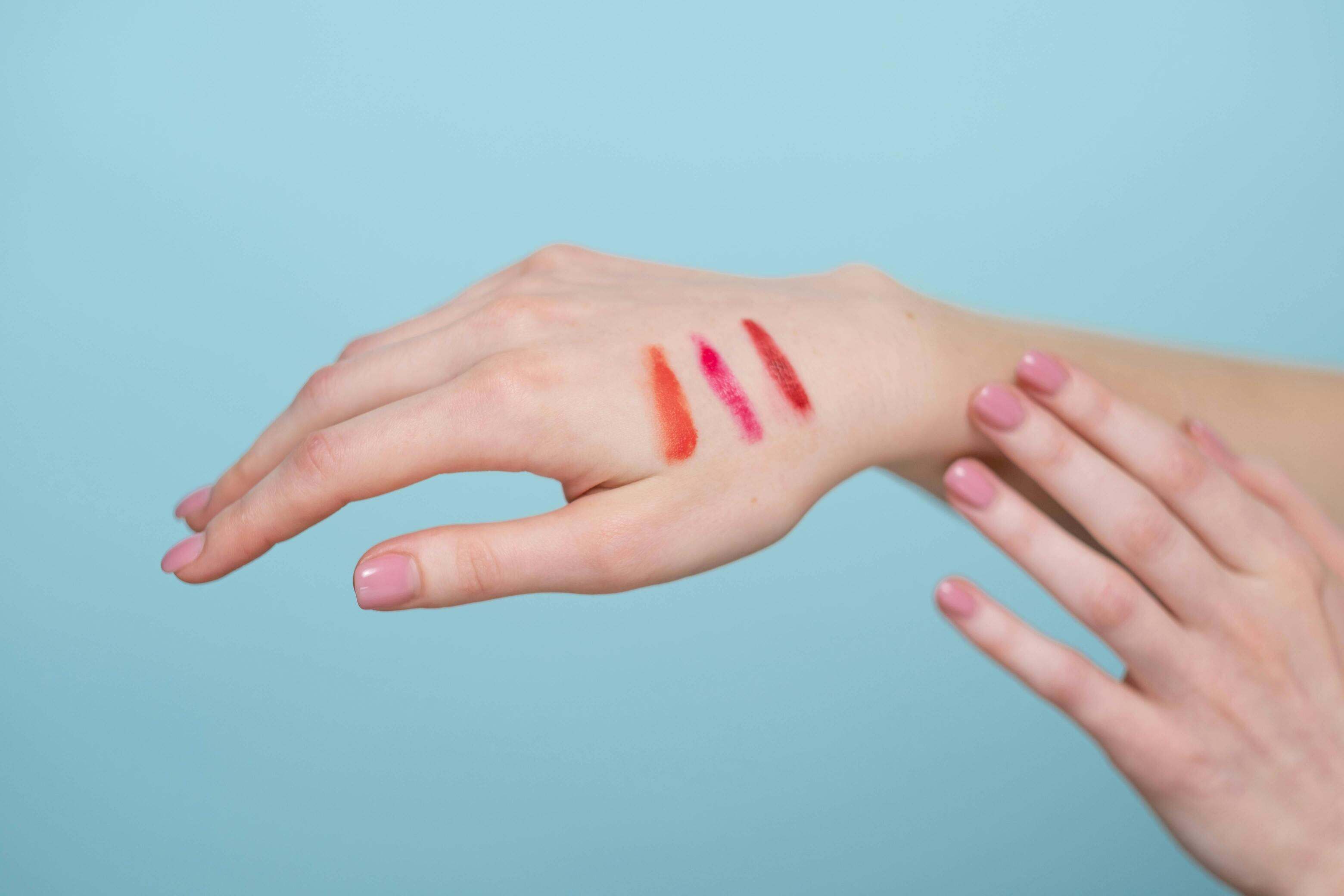 5 Warna Lipstik Ini Cocok Untuk Kulit Kuning Langsat
