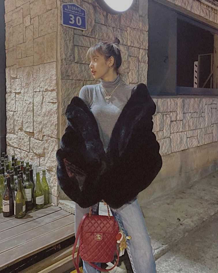 Pilihan Model Rambut Top Knot Ala Korea Untuk Inspirasi, Berbagai Pilihan Rambut Model Top Knot Untuk Dijadikan Inspirasi