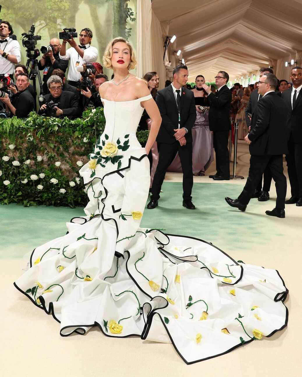 Ini Dia Momen Unik dan Penampilan Terbaik di Met Gala 2024!