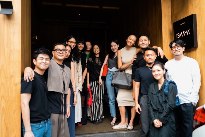fashion show MORAL REKOLEKSI: EMOSI