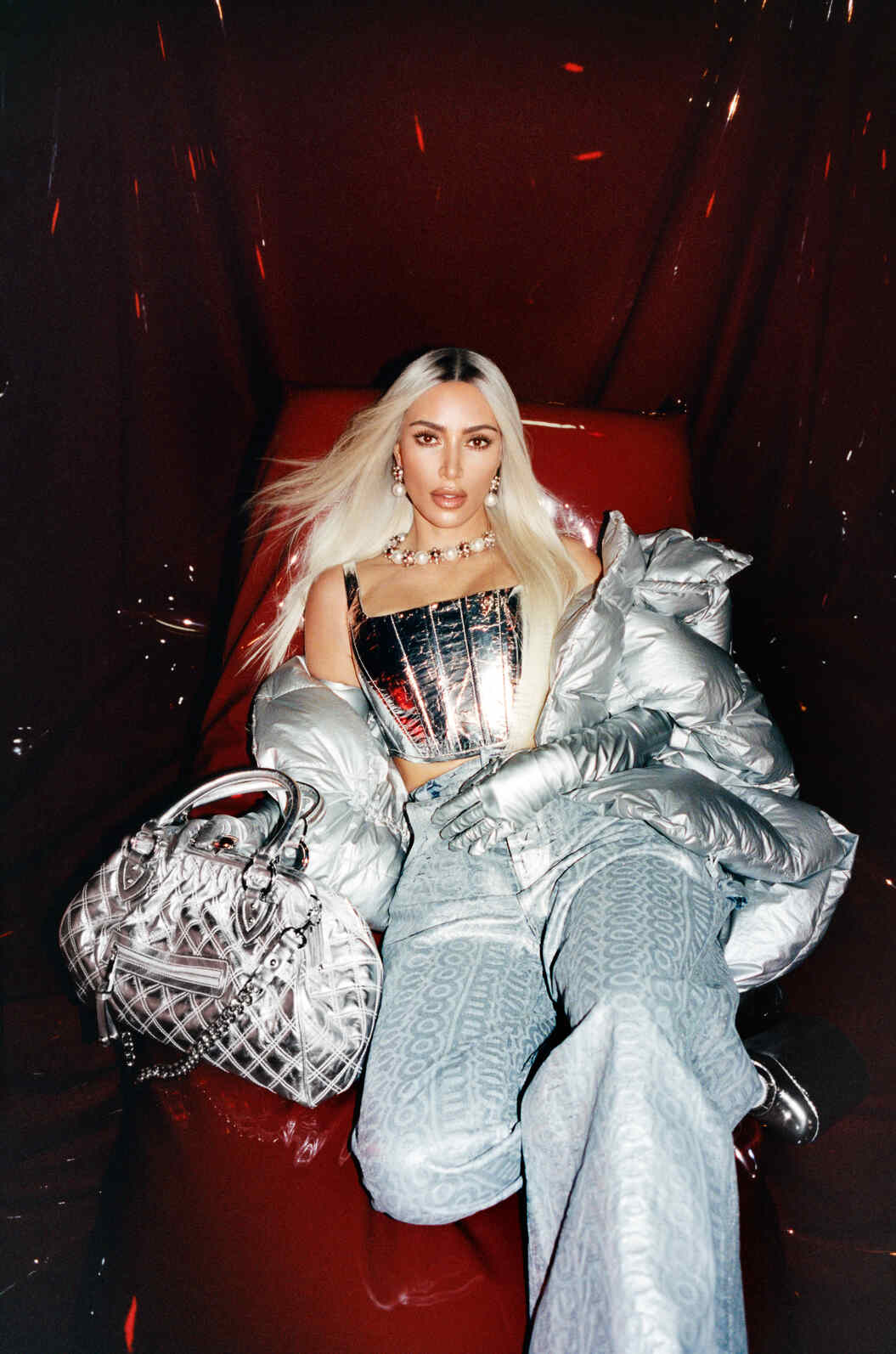 Marc Jacobs Gandeng Kim Kardashian pada Koleksi Resort 2023 