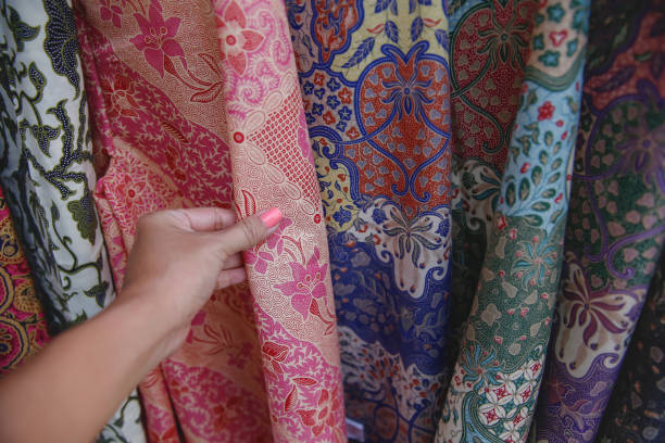 Model batik modern 1